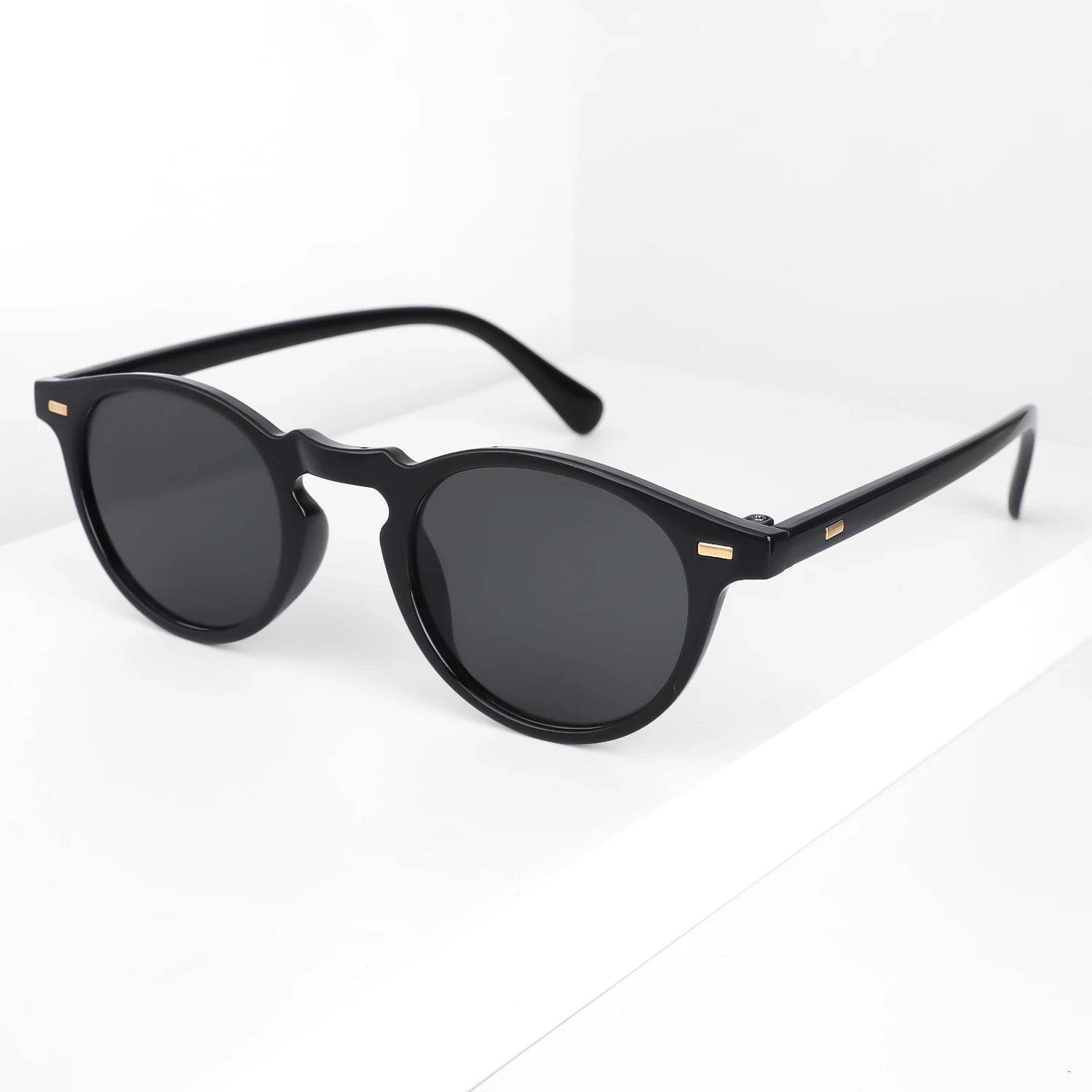 Petites lunettes de soleil rondes lunettes de soleil élégantes pour hommes et femmes rétro classique sélection multi-styles voyage Shopping randonnée UV400