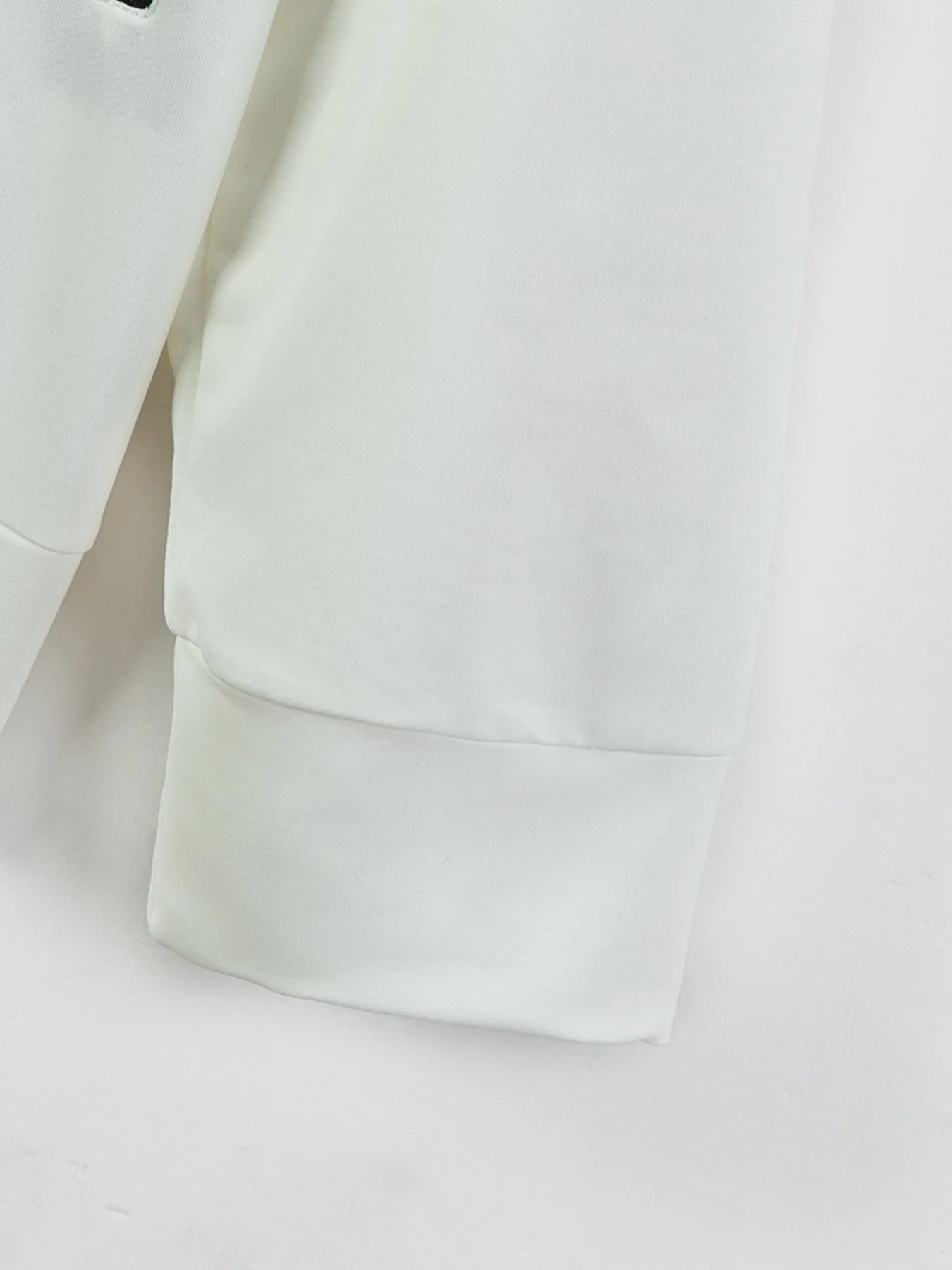 New fashionable men's jacket – solid color long-sleeved casual coat with pleated sleeves, suitable for spring and autumn seasons.
