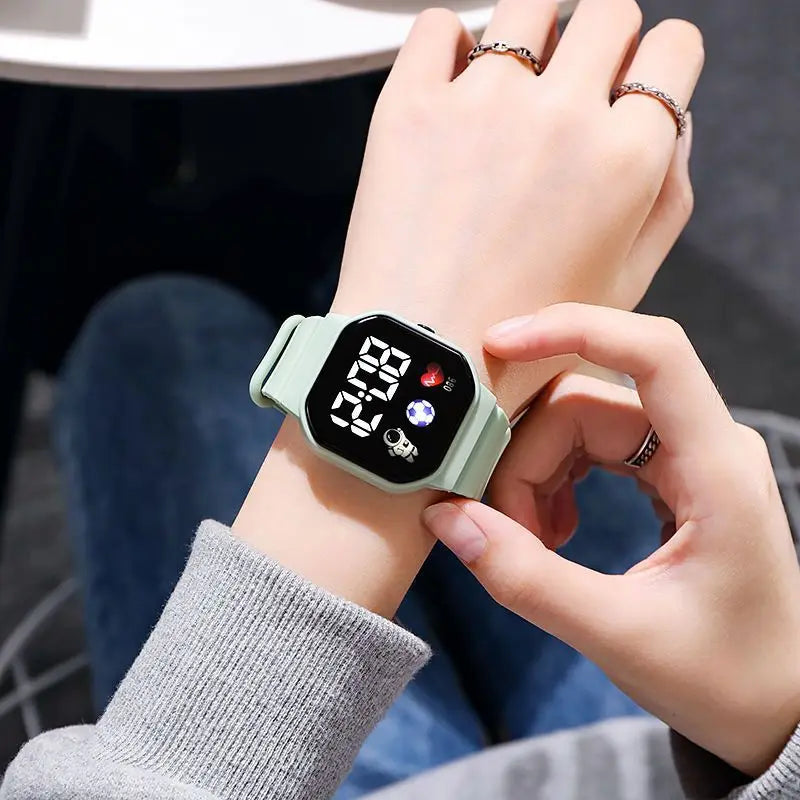 Montre de Sport pour enfants, numérique, Spaceman, bracelet en Silicone, étanche, électronique, cadeaux pour garçons et filles