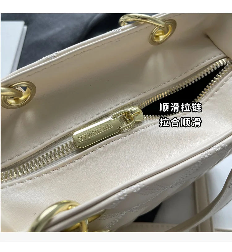 Small Premium Western Style Bag, New Shoulder Bag, Fashionable Embroidery Thread, Versatile Concubine Handbag 