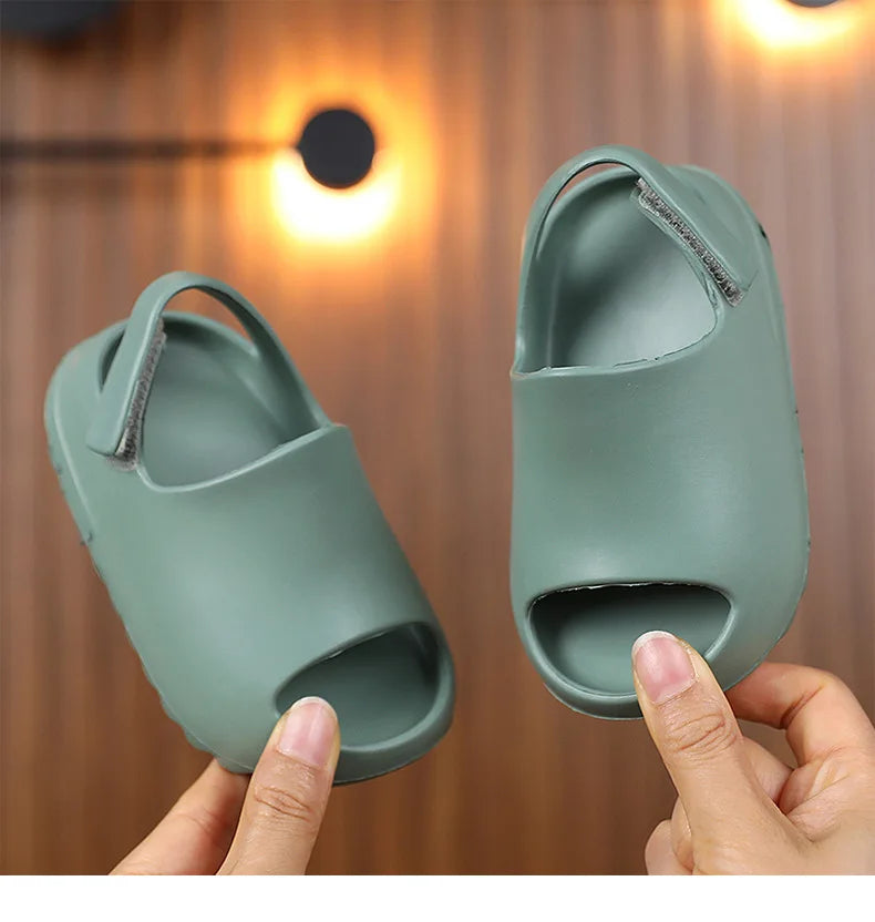 Pantoufles d'été pour enfants, vente en gros, chaussures de plage, commerce extérieur, chaussures trouées pour petits enfants, chaussures pour bébés