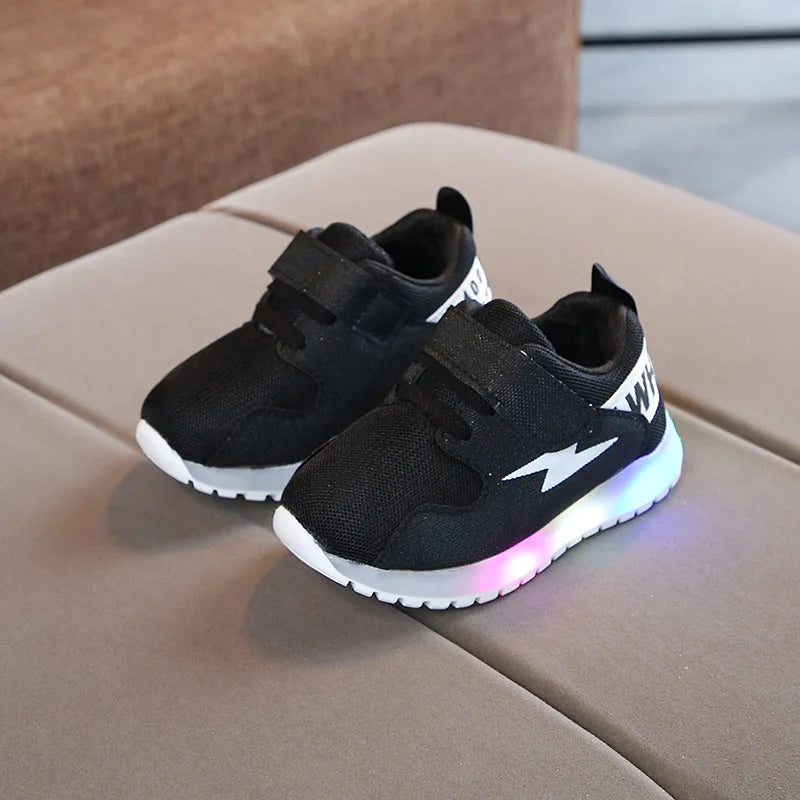 Chaussures lumineuses pour enfants garçons et filles baskets en maille légère brillante baskets lumineuses pour petits enfants chaussures lumineuses LED pour enfants
