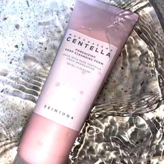 Nettoyant pour le visage Skin1004 Centella Asiatica, Essence de sel de l'himalaya, mousse nettoyante en profondeur pour une purification douce et rafraîchissante