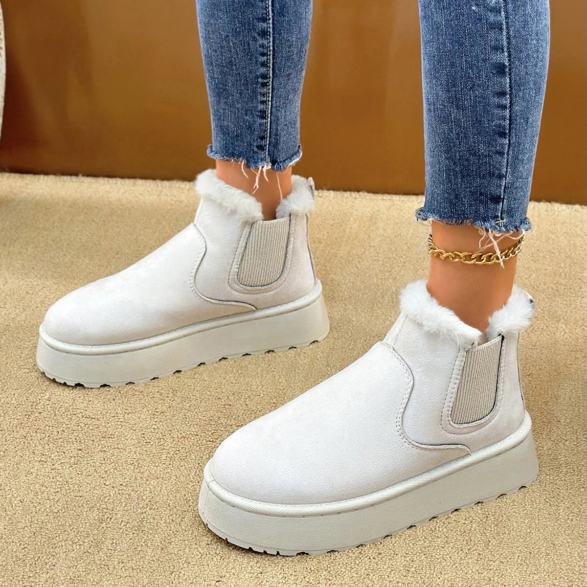 2025 Bottes de neige à enfiler à bout rond pour femmes pour un usage quotidien au bureau Bottes de neige décontractées antidérapantes à semelles épaisses Nouvelles bottines chaudes en daim