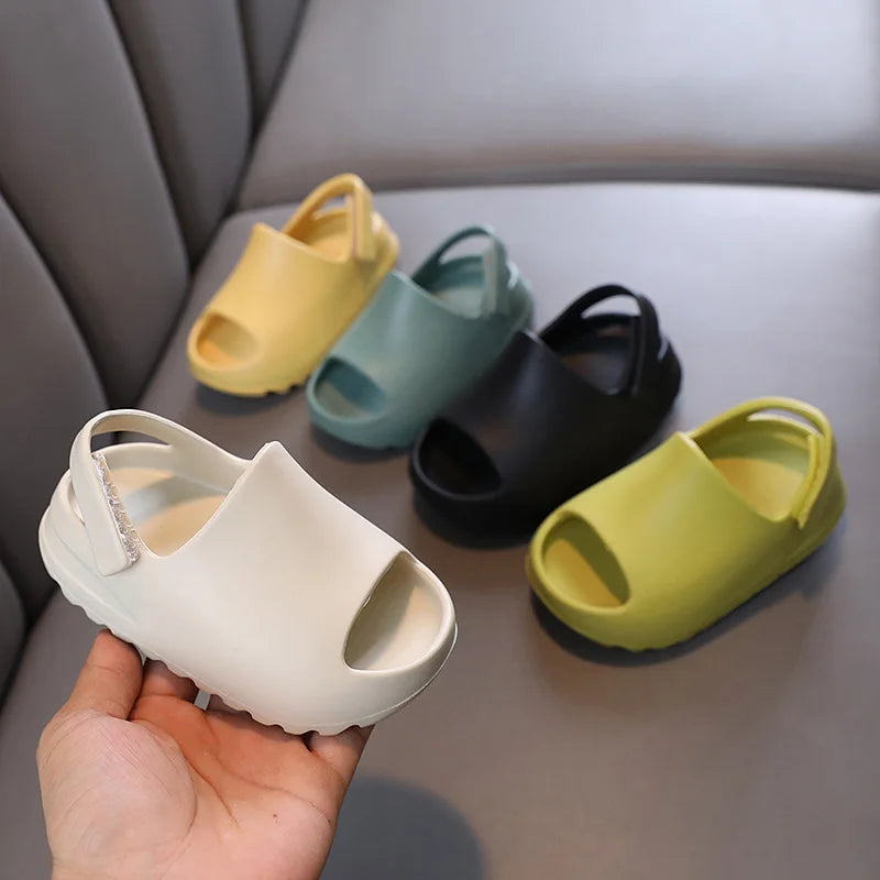 Pantoufles d'été pour enfants, vente en gros, chaussures de plage, commerce extérieur, chaussures trouées pour petits enfants, chaussures pour bébés