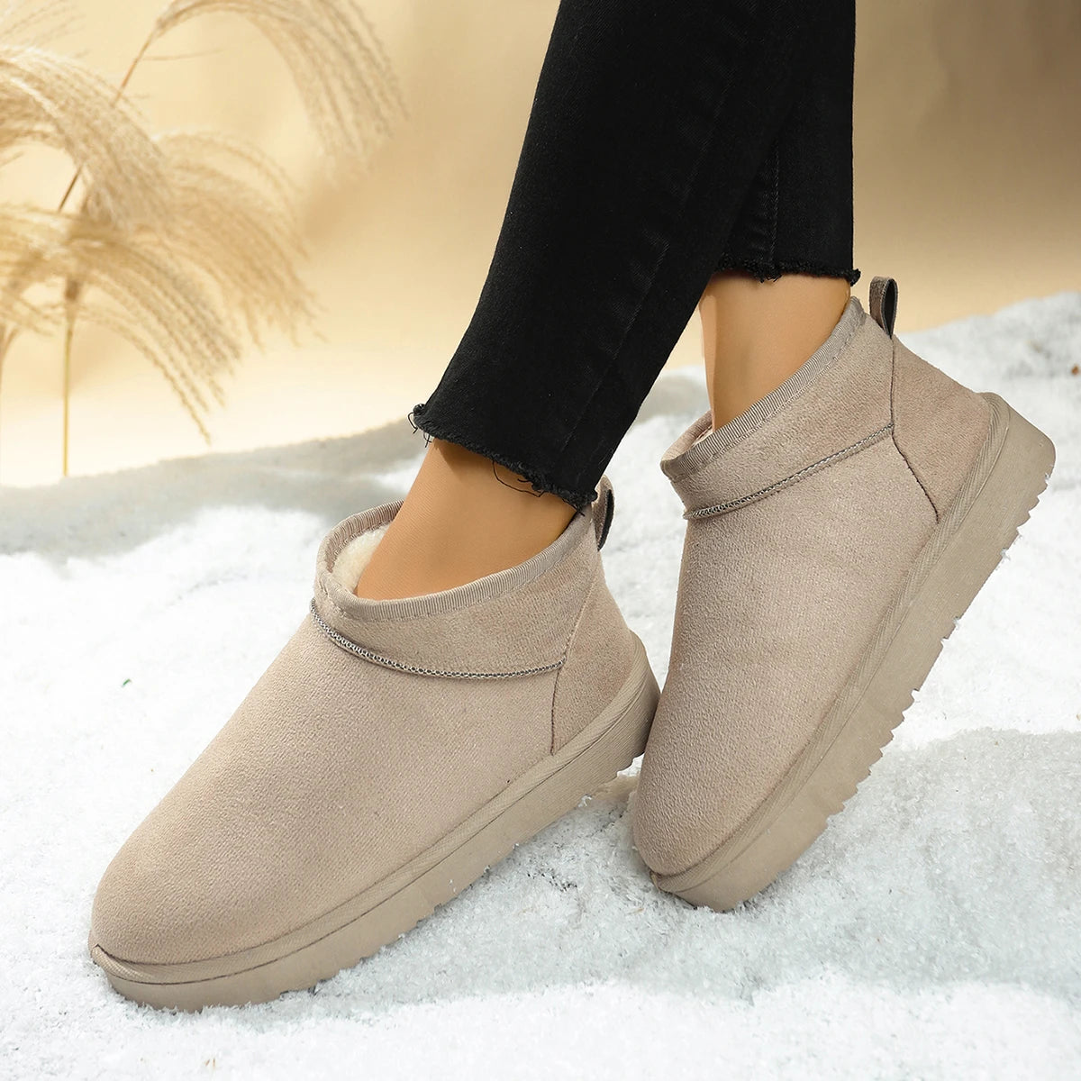 Mode nouveau daim semelle épaisse grande taille bottes de neige hiver tête ronde Sexy confortable chaud décontracté bottes de marche pour les femmes