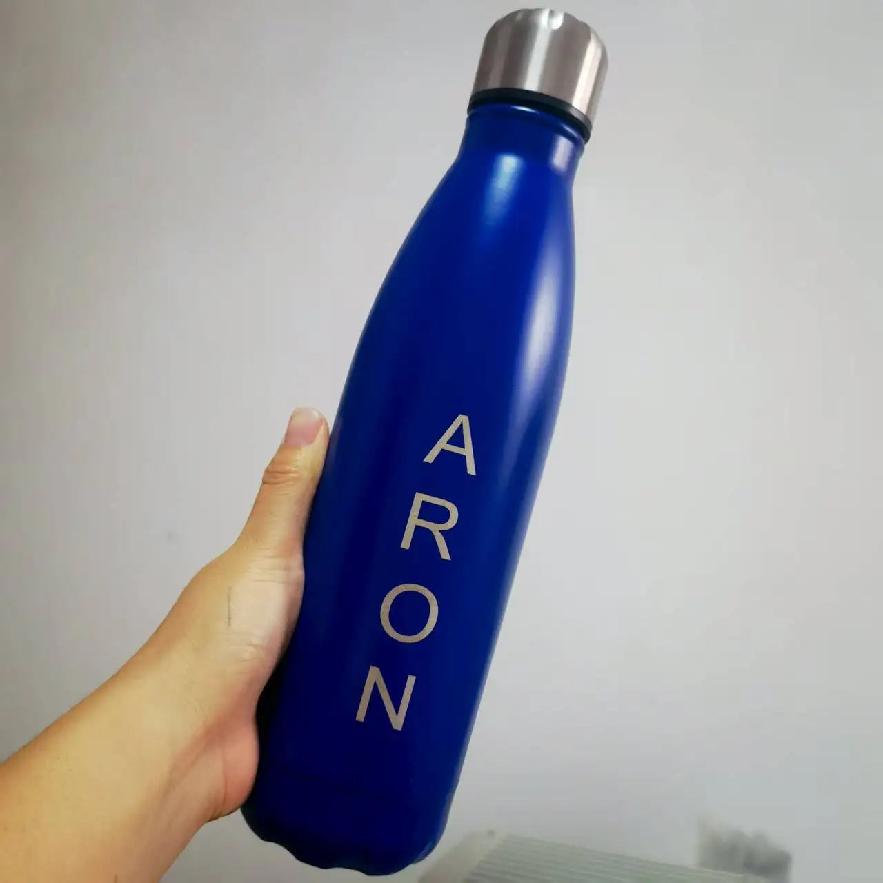 Bouteille d'eau isolée personnalisée en acier inoxydable avec nom et texte, isolation thermique, pour Noël ou toutes occasions