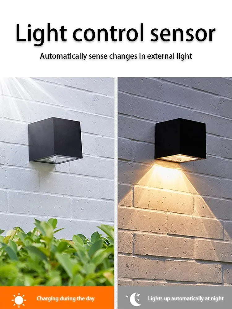 Applique Murale Solaire à LED avec Capteur de Soleil, Imperméable Conforme à la Norme IP65, Luminaire Décoratif d'Extérieur, Idéal pour un Jardin, une Cour, un délégations ou une Clôture