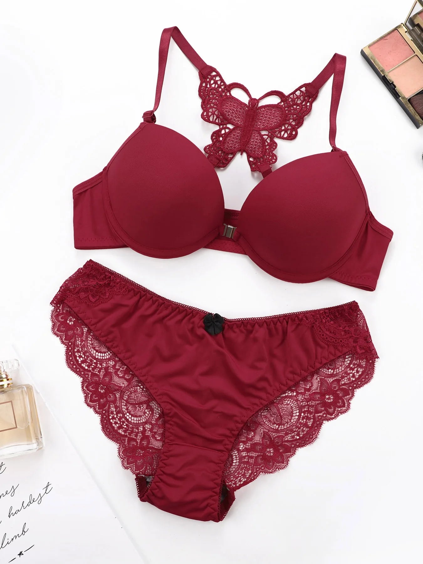 Vente chaude 2 pièces ensemble de sexy rouge avant bouton braissere beau dos papillon mode soutien-gorge push up femmes ensemble A2120