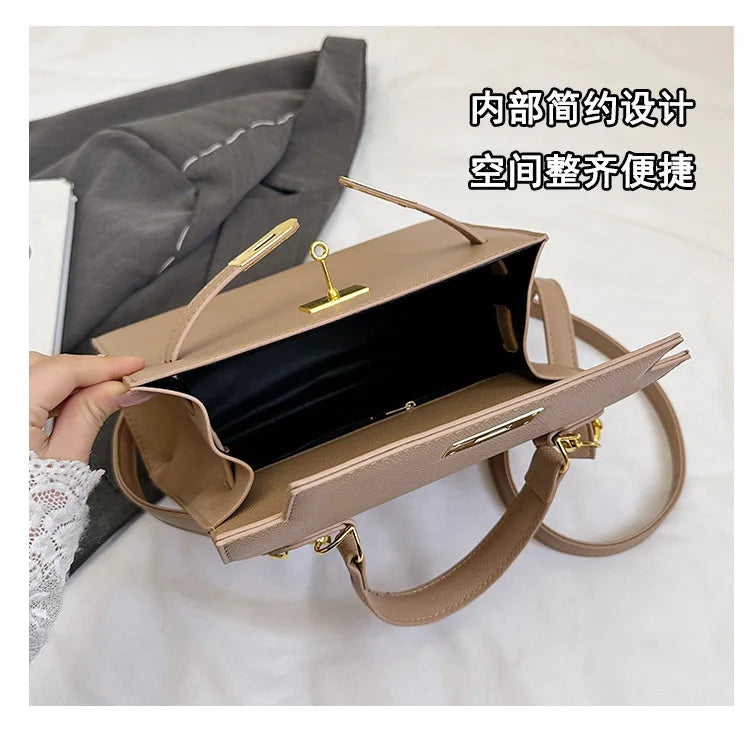 New trendy, unique, classic and luxurious brand - High-end design - Pure color - Unique platinum shoulder bag 