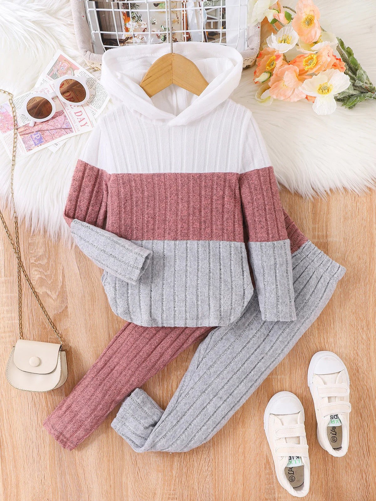 Two-piece outfit for girls aged 2 to 7 years, new autumn and winter style, comfortable and cute, assorted pink, white and gray, Pit Strip