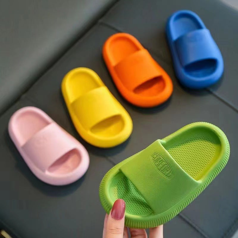 Pantoufles de salle de bain pour enfants, couleur unie, antidérapantes, semelle souple, pantoufles d'été pour garçons et filles de 4 à 10 ans, pantoufles de maison mignonnes