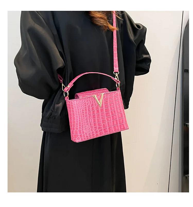 Mini multifunctional handbag made of waterproof PU fabric, fashionable, solid color, simple material, locking buckle, decoration 