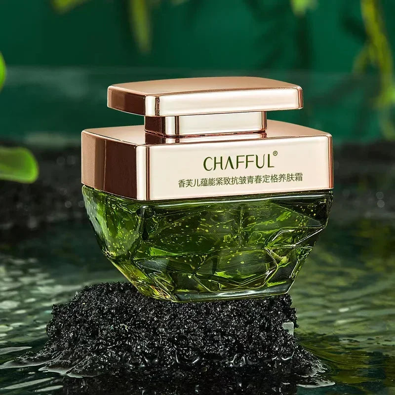 Effective and revitalizing face cream, beauty, lifting, brightening, moisturizing, skincare, Korean makeup