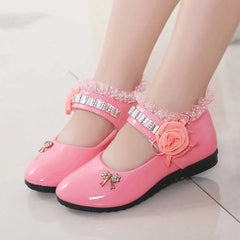 Chaussures en cuir pour filles, chaussures de princesse simples pour enfants, grandes chaussures de performance noires pour étudiants, chaussures en cuir pour bébés, nouvelle collection 2024
