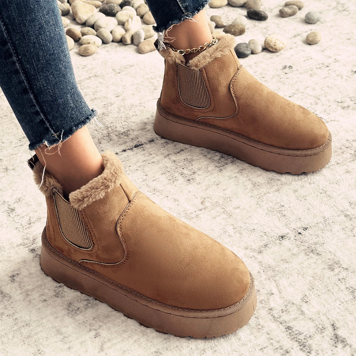 2025 Bottes de neige à enfiler à bout rond pour femmes pour un usage quotidien au bureau Bottes de neige décontractées antidérapantes à semelles épaisses Nouvelles bottines chaudes en daim