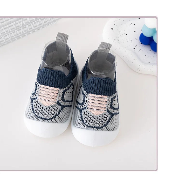 Nouvelles chaussures pour enfants en bas âge frappé printemps et automne décontracté polyvalent bébé chaussures semelle souple coup