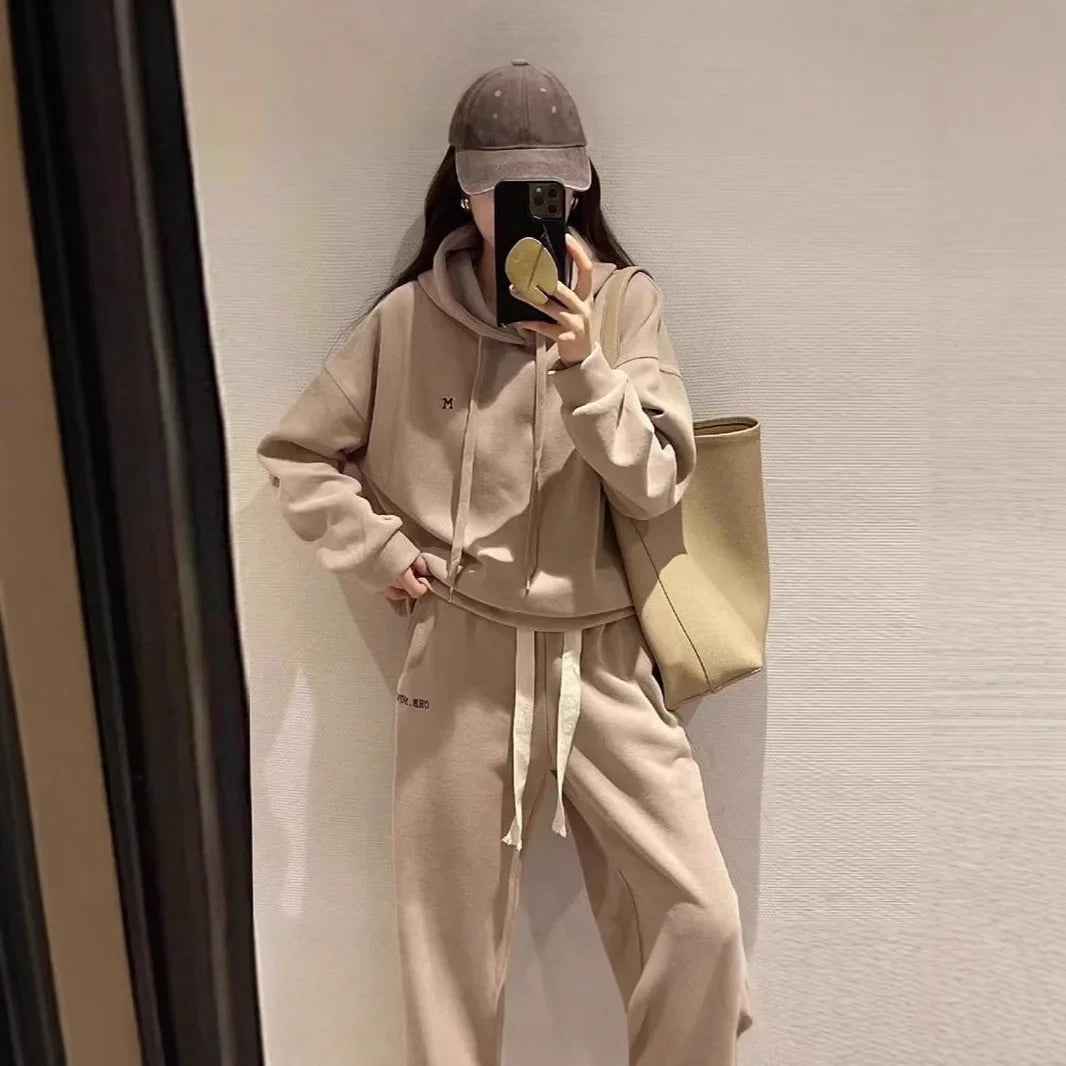 Ensemble de sport américain à la mode pour femmes, sweat à capuche, pantalon décontracté brodé, ensemble deux pièces en Fiber de Polyester, automne hiver