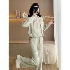 Fashionable slimming hooded set for women, two-piece Korean style set, trendy, youthful look, casual outfit, new autumn/winter collection
