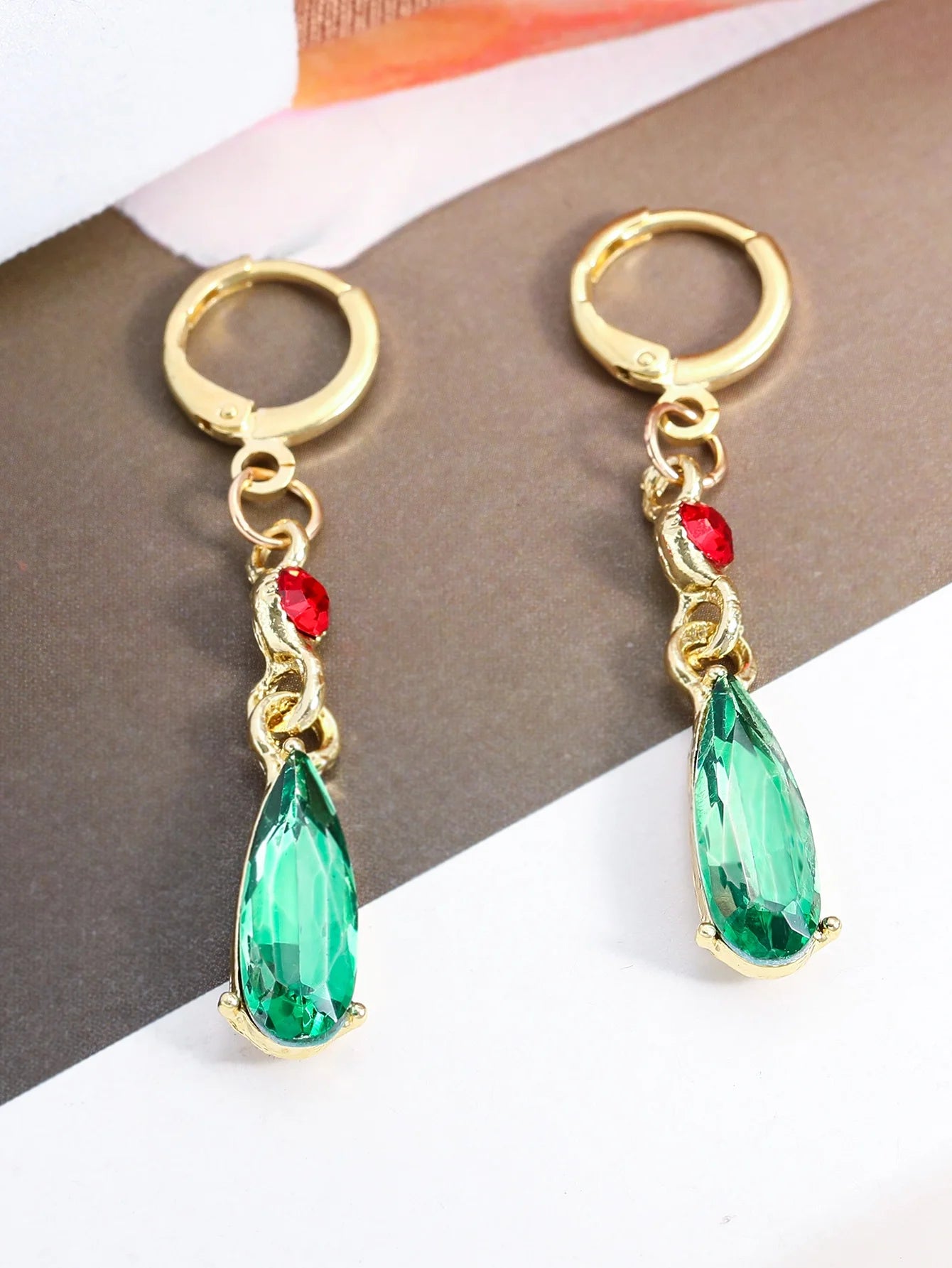   Boucles d'oreilles élégantes à la mode pour femmes, château en mouvement de Hayao Miyazaki, perles rouges, bijoux cadeau de noël