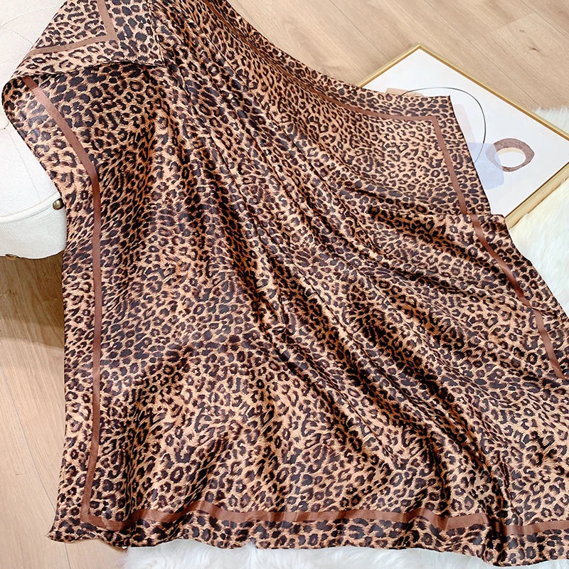 2025 Design marque foulard foulard châle enveloppes imprimer soie Satin écharpe carré femmes musulman Hijab élégant bandeau Bandana