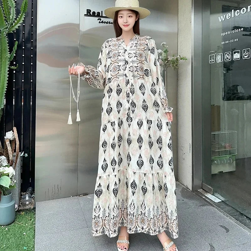 Loose-fitting bohemian cotton dress with floral print, long sleeves, plus size, maternity maxi dress for pregnant women and expectant mothers