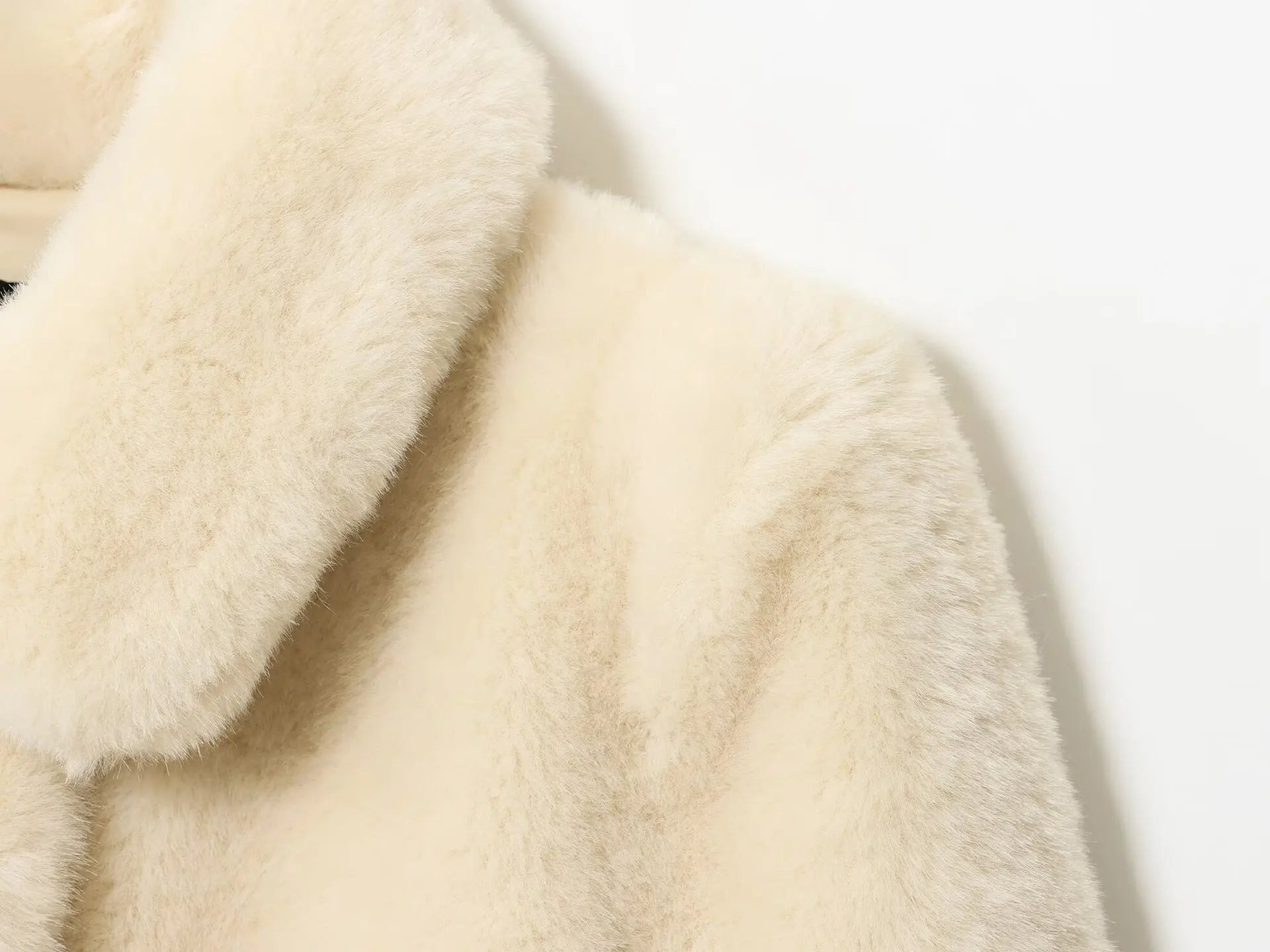 Veste élégante en fausse fourrure ceinturée hiver nouveauté vêtements d'extérieur pour femmes Style de trajet tissu mixte à manches longues sens de haute qualité...