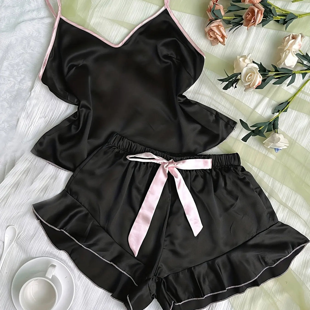 Pyjama en Satin lisse pour femmes, T-Shirt à col en v, bords à volants et short à nœud, ensemble pyjama Simple et respirant, vêtements de maison à bretelles