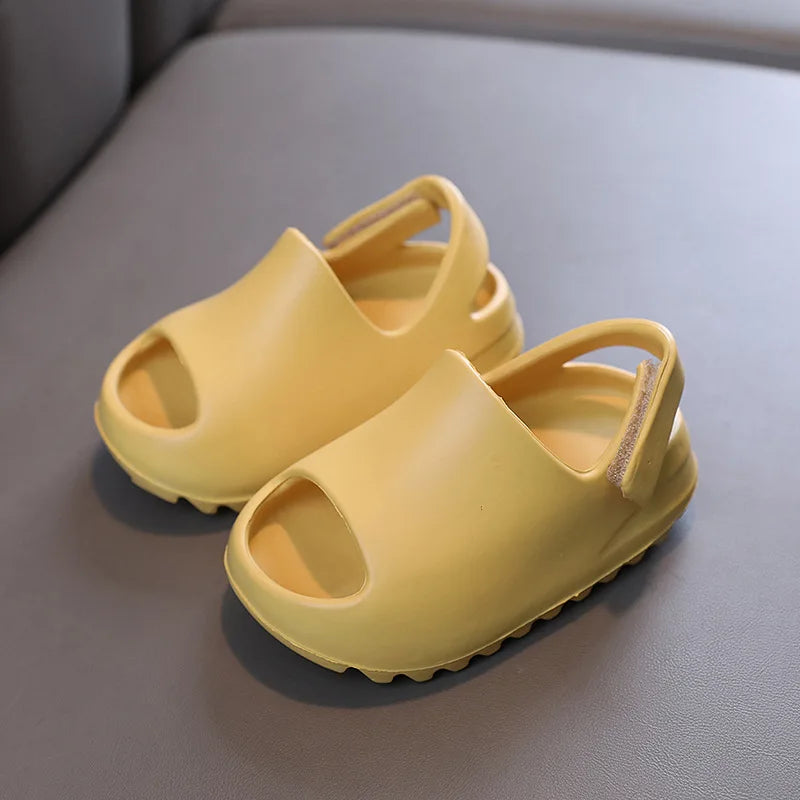 Pantoufles d'été pour enfants, vente en gros, chaussures de plage, commerce extérieur, chaussures trouées pour petits enfants, chaussures pour bébés