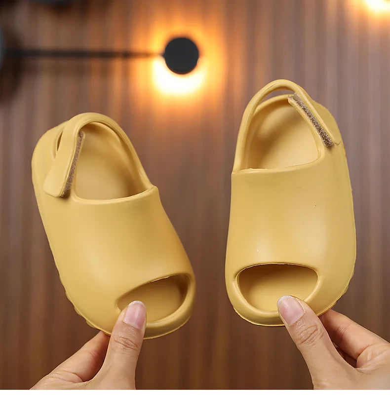 Pantoufles d'été pour enfants, vente en gros, chaussures de plage, commerce extérieur, chaussures trouées pour petits enfants, chaussures pour bébés