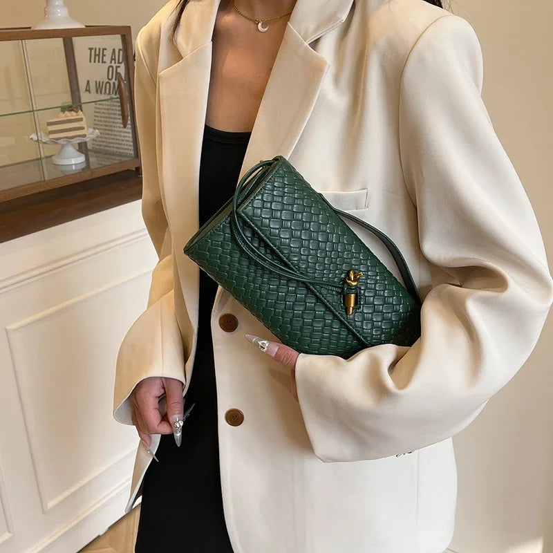 Elegant designer-inspired women's handbag - Luxury branded leather shoulder tote with optional shoulder strap 