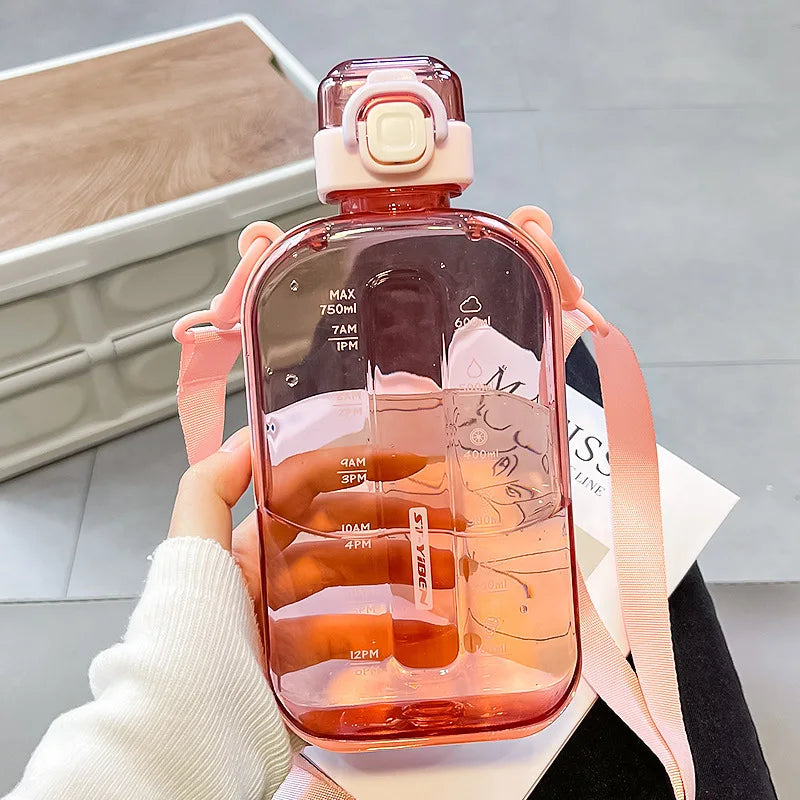 Bouteille d'Eau en Plastique de 750ml avec Sangle, Portable, Écologique, Créative, Durable, pour dehors en Plein Air