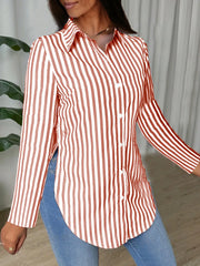 Chemise à manches longues rayée boutonnée pour femme avec col classique et ourlet incurvé - Hauts décontractés pour le bureau