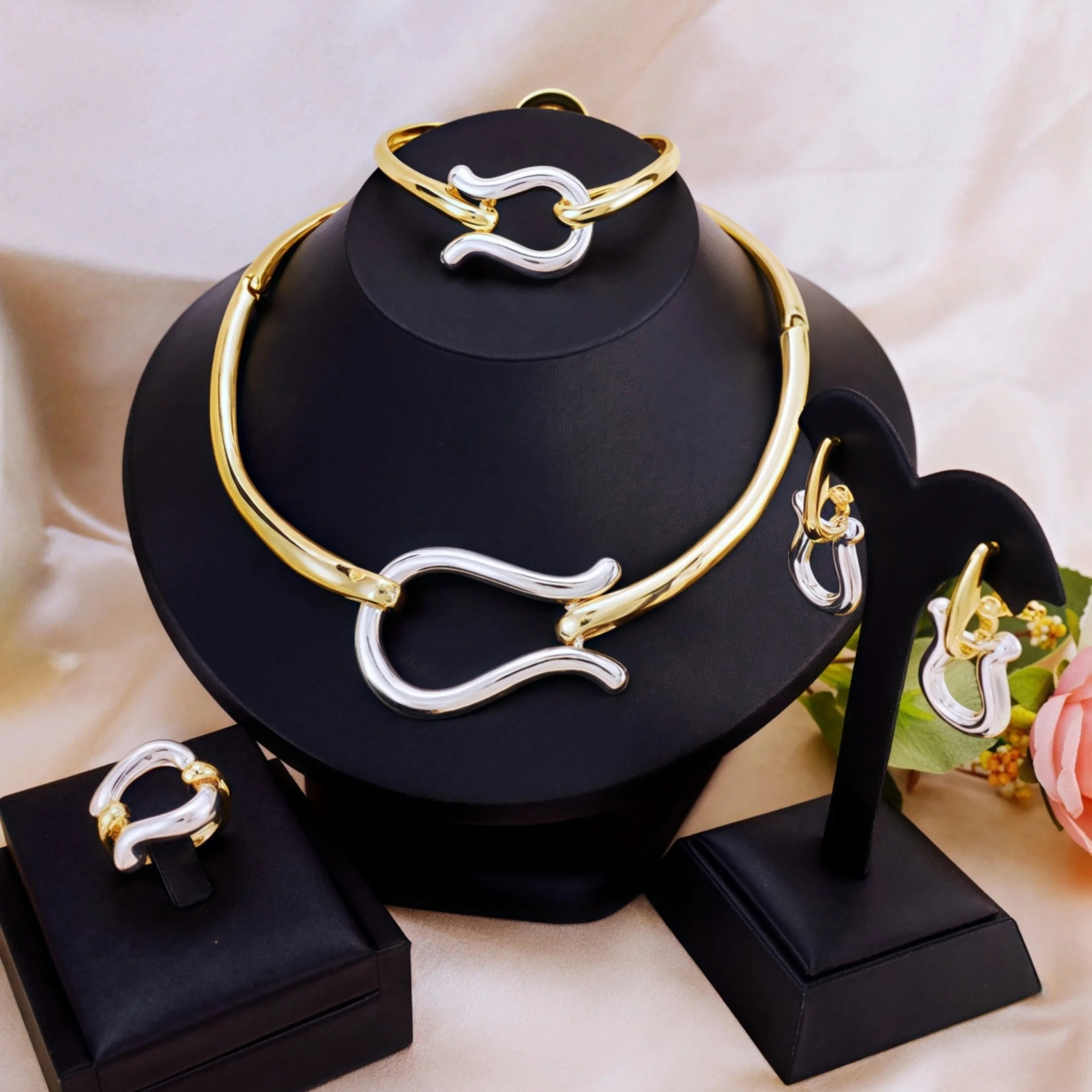 Ensembles de bijoux à la mode pour femmes, couleur or, collier ras du cou, boucles d'oreilles, Bracelets, bague, ensemble de mariage, accessoires de fête