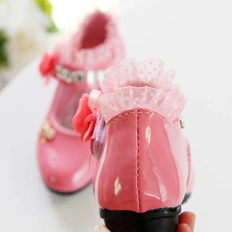 Chaussures en cuir pour filles, chaussures de princesse simples pour enfants, grandes chaussures de performance noires pour étudiants, chaussures en cuir pour bébés, nouvelle collection 2024