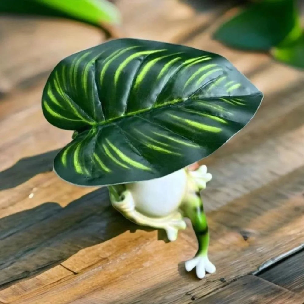 Creative cartoon resin frog figurine with leaves, garden frog statue, handcrafted landscape decoration, frog ornament, aquarium decor