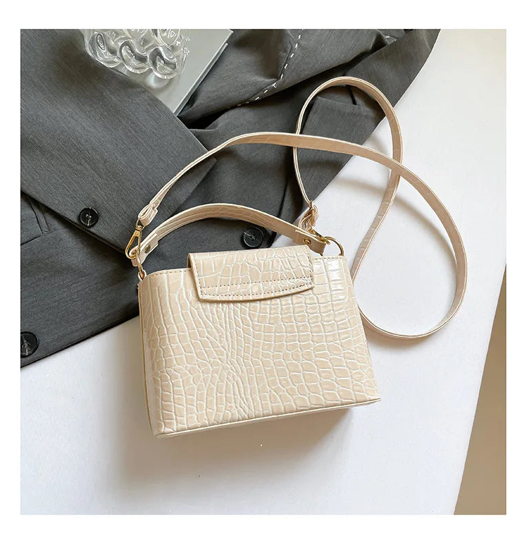 Mini multifunctional handbag made of waterproof PU fabric, fashionable, solid color, simple material, locking buckle, decoration 
