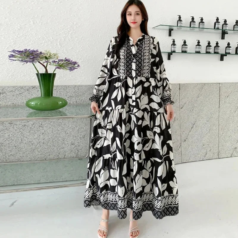 Loose-fitting bohemian cotton dress with floral print, long sleeves, plus size, maternity maxi dress for pregnant women and expectant mothers