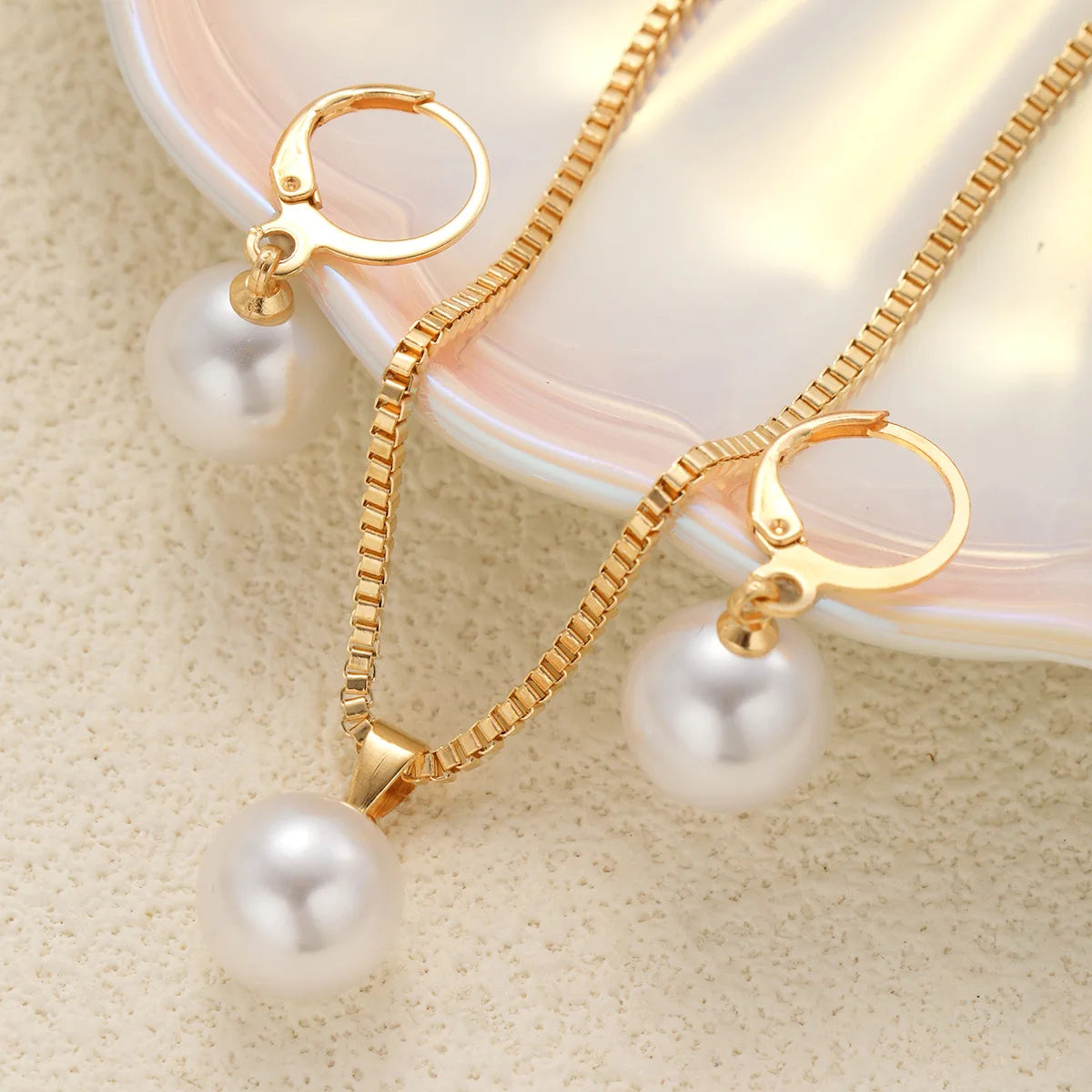 Ensemble de bijoux en perles pour femmes, boucles d'oreilles pendantes, pendentif, collier, Simple, délicat, tenue quotidienne, accessoires de fête