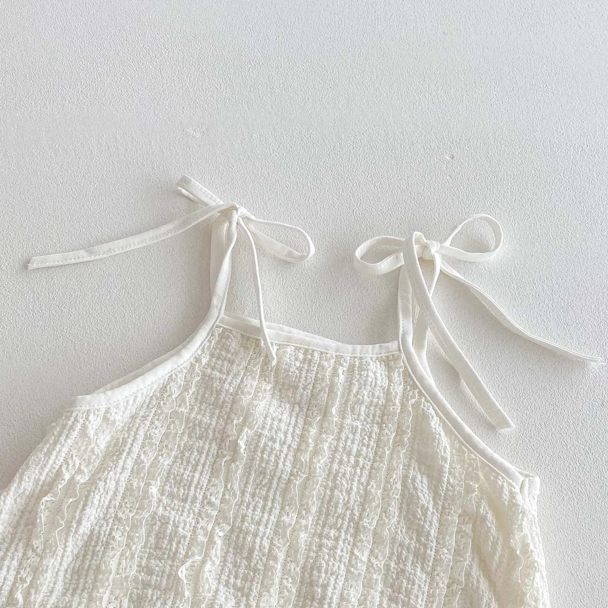 Combinaison d'été basique simple en dentelle pour bébé, combinaison à bretelles fine décontractée pour bébé fille, adaptée aux vêtements d'intérieur et d'extérieur