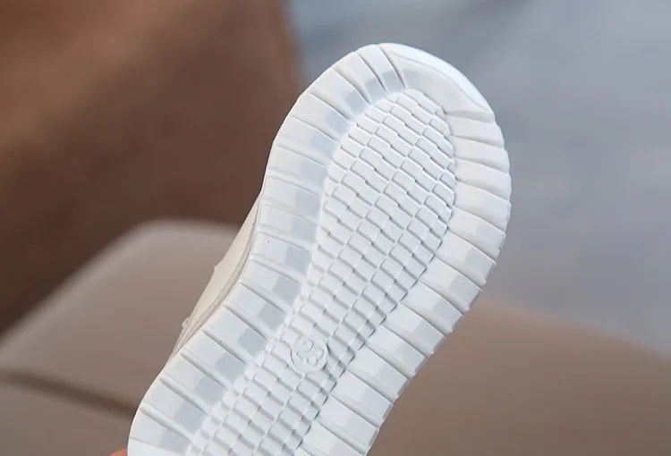 Chaussures lumineuses pour enfants garçons et filles baskets en maille légère brillante baskets lumineuses pour petits enfants chaussures lumineuses LED pour enfants