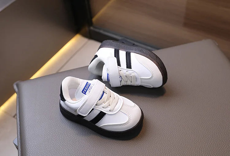 Chaussures de marche pour bébés et enfants, baskets blanches antidérapantes, décontractées, respirantes, de Sport en plein air, pour garçons et filles