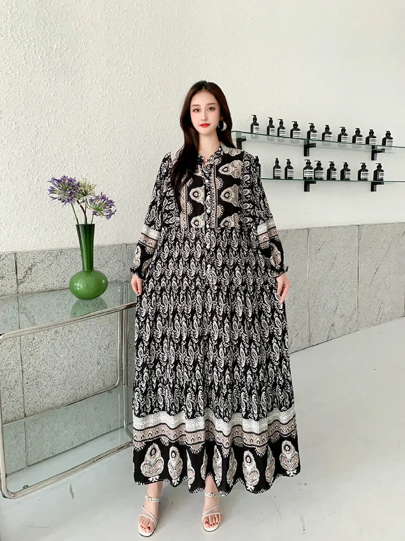 Loose-fitting bohemian cotton dress with floral print, long sleeves, plus size, maternity maxi dress for pregnant women and expectant mothers