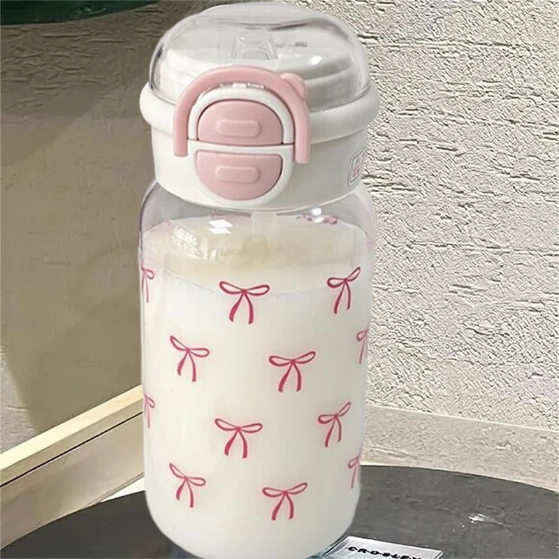 Nouveau Bouteille d'eau en paille à rabat avec nœud rose anti-fuite, tasse en plastique réutilisable, sport voyage pique-nique, verres portables avec couvercle sans BPA
