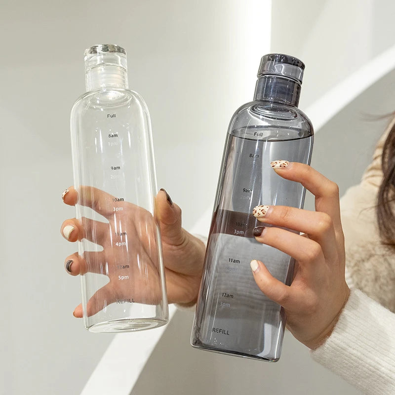 Nouvelle tasse d'eau Sport bouteille d'eau avec échelle de temps Couple en plastique Portable conteneur d'eau Anti-chute bouteille d'eau extérieure