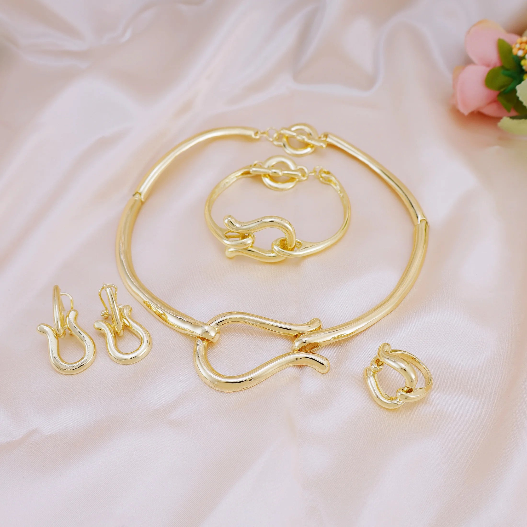 Ensembles de bijoux à la mode pour femmes, couleur or, collier ras du cou, boucles d'oreilles, Bracelets, bague, ensemble de mariage, accessoires de fête