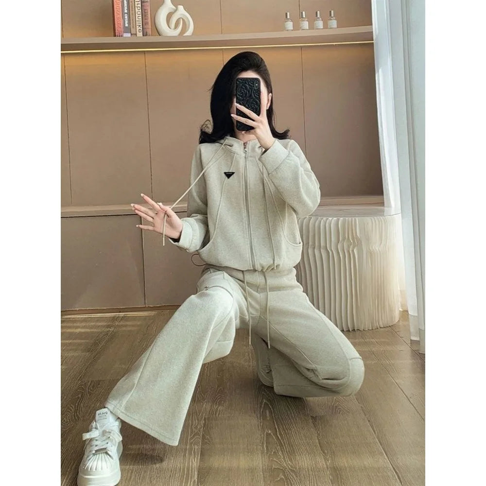 Fashionable slimming hooded set for women, two-piece Korean style set, trendy, youthful look, casual outfit, new autumn/winter collection