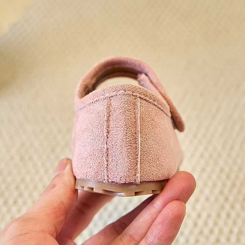 Chaussures en cuir pour enfants 2025 printemps automne nouvelles filles coréennes chaussures de princesse à semelles souples givrées sandale Super douce et confortable