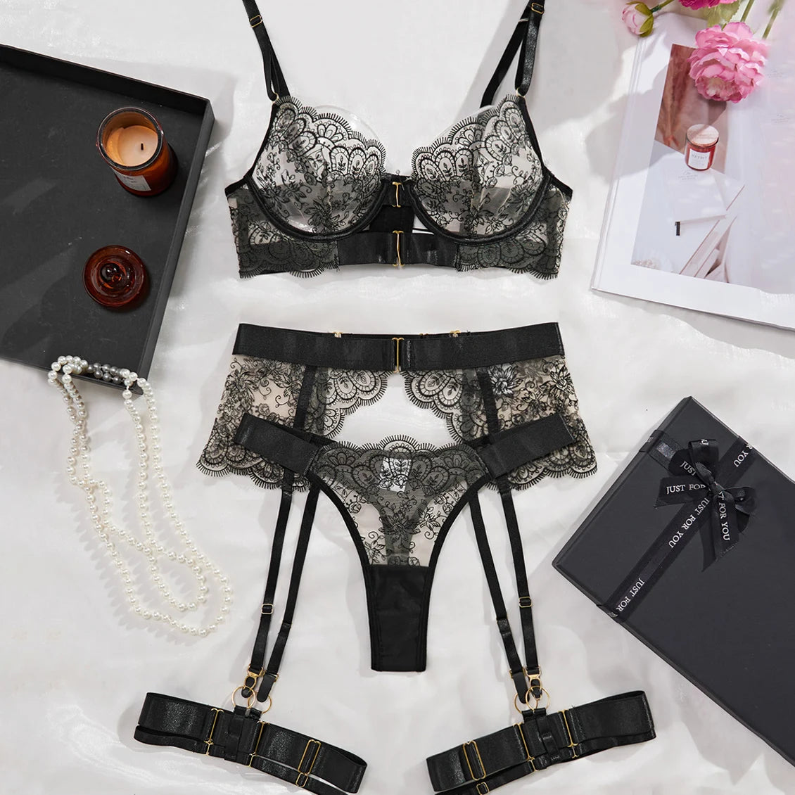 Nouveau ensemble érotique transparent brodé femmes Lingeries Sexy cils dentelle corps façonnage Lingerie quatre pièces ensemble Sexy chaud
