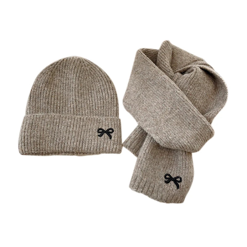 Écharpes coréennes avec nœud brodé pour enfants, bonnet doux pour enfants, chapeau épais pour filles et garçons, casquette chaude imbibée d'hiver, chapeaux mignons, 2 pièces